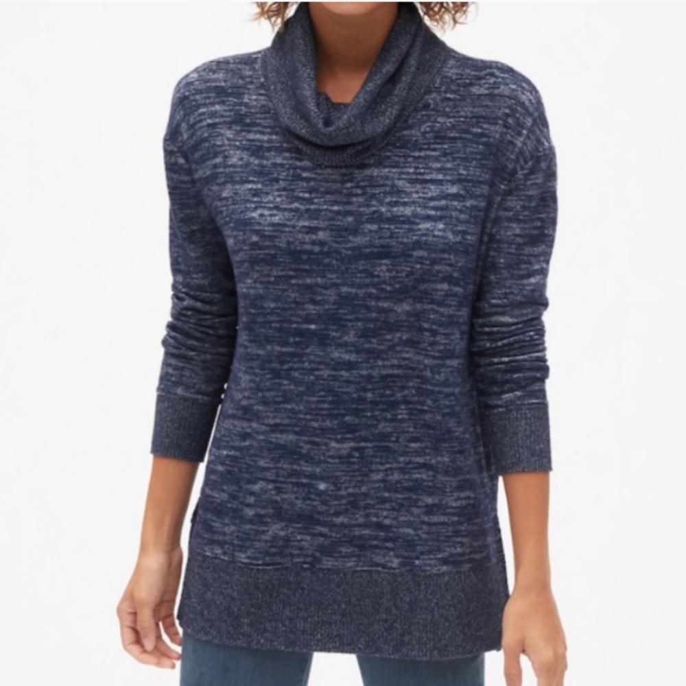 GAP crewneck sweater